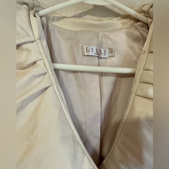 ❤️‍🔥2/$20❤️‍🔥LILY.J London Bow Trench Coat Size Small - Picture 3 of 10